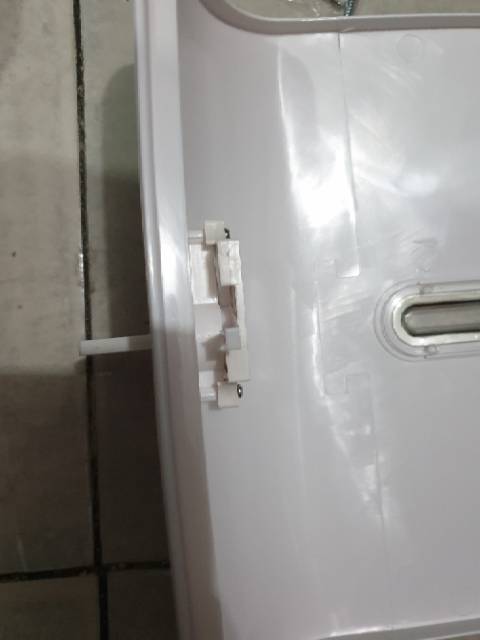 Tempat tissue lembaran kamar mandi