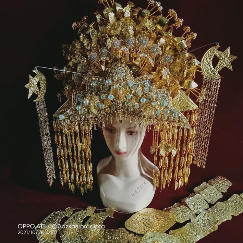 set aksesoris pengantin adat Palembang