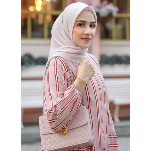 Buttonscarves Tapis Embossed Pale Pink