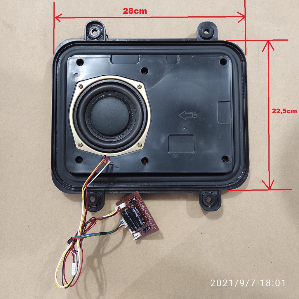 Bazoka / Subwoofer Tv Polytron PLM32M12 PLM 32M12