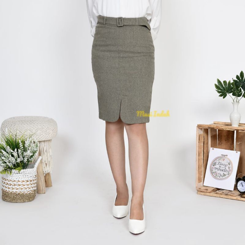 Rok Span Pendek Hitam Kerja Kantor Bahan Formal 3/4