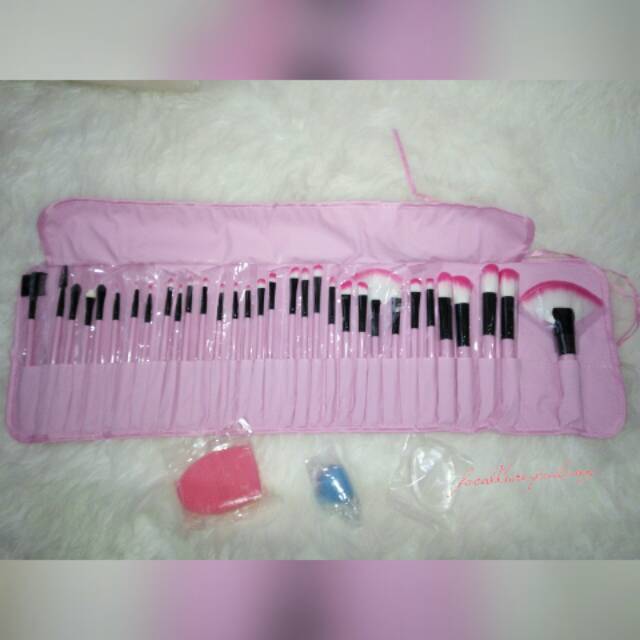 BRUSH MAKEUP SET 32PCS WITH POUCH MERK VANDER