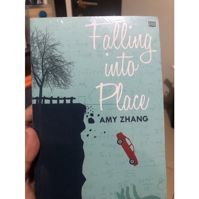 Buku Import Novel Falling into place by Amy Zhang (segel) Original