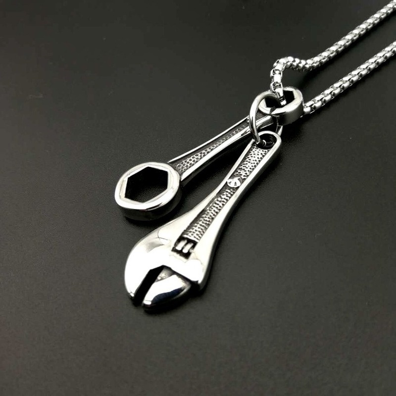 Vintage Hip-hop Fashion Pria Stainless Steel Wrench Disesuaikan Kalung Punk Pesta Perhiasan Aksesoris