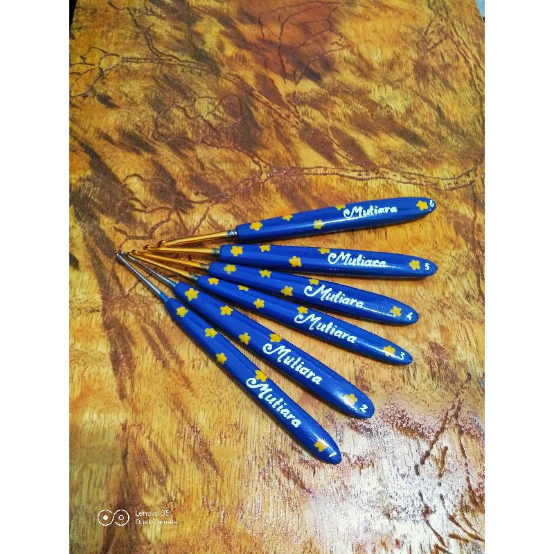 hakpen nama/jarum rajut tulip gold/hakpen kayu