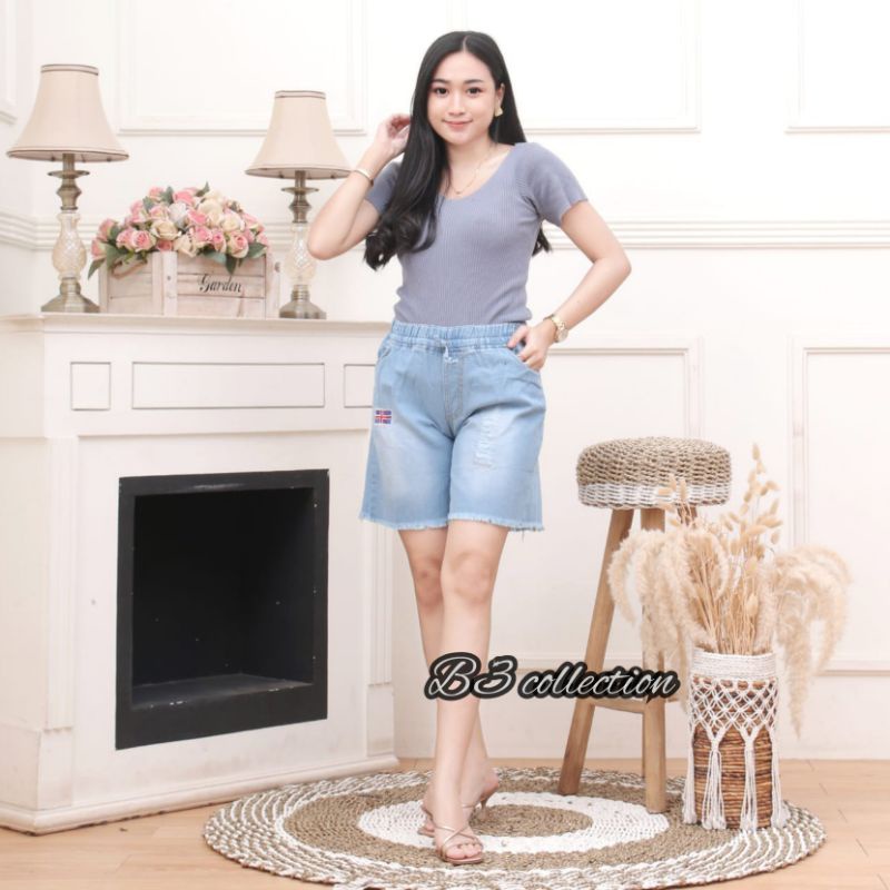 CELANA PENDEK HOT PANTS JEANS WANITA