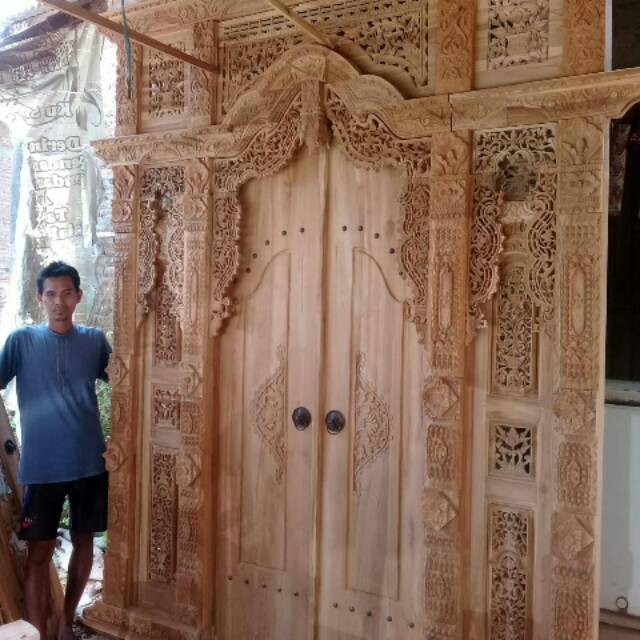 Gebyok ukir jawa kuno