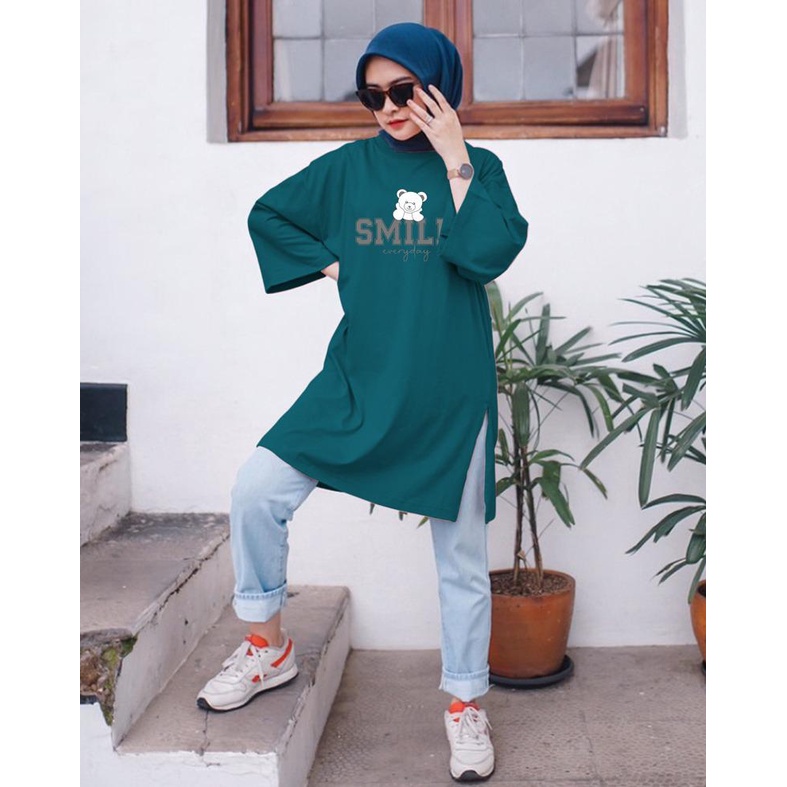 KAOS OVERSIZE TOP HIJAB WANITA BASIC SMILE / OVERSIZE SLIT BLOUSE