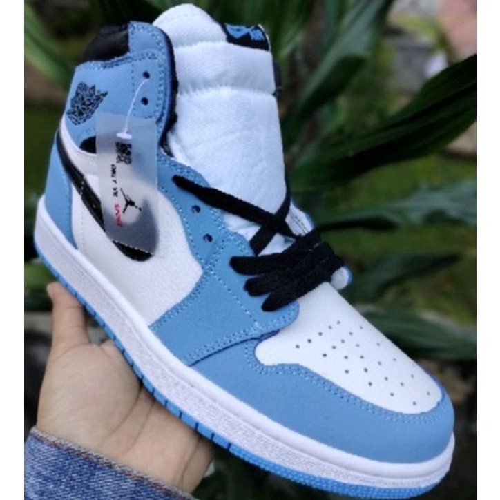 SEPATU NIKE AIR JORDAN 1 RETRO HIGH SMOKE BLUE