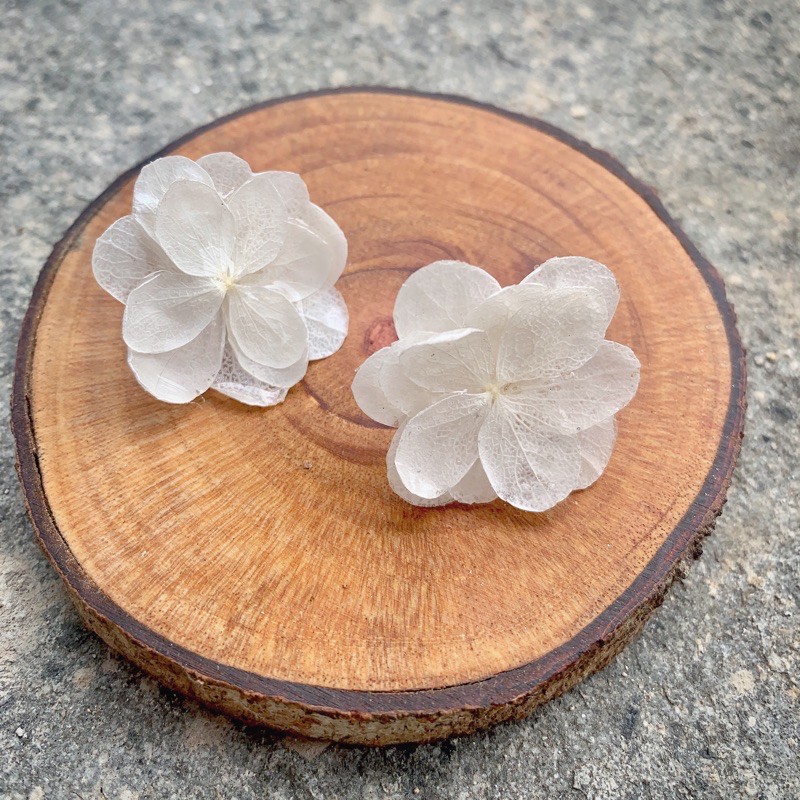 Anting bunga Hydrangea asli