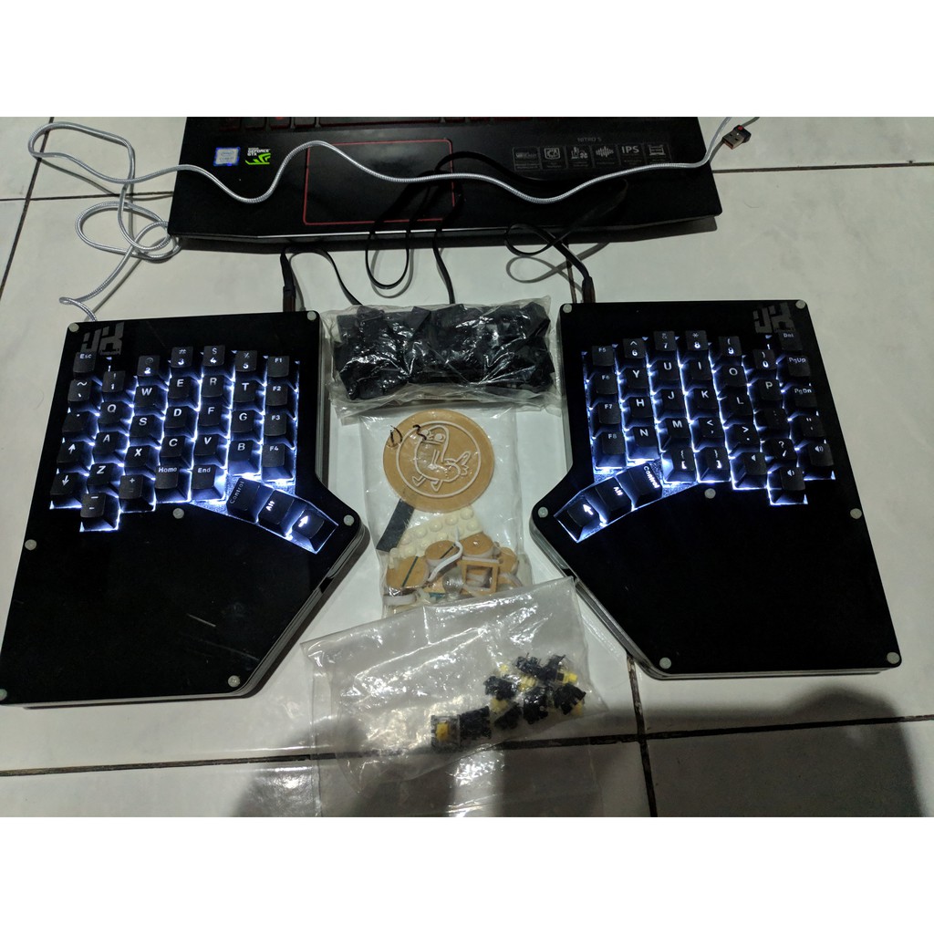 UniKeyboard Diverge 3 - Gateron Yellow Keyboard alternatif Ergodox