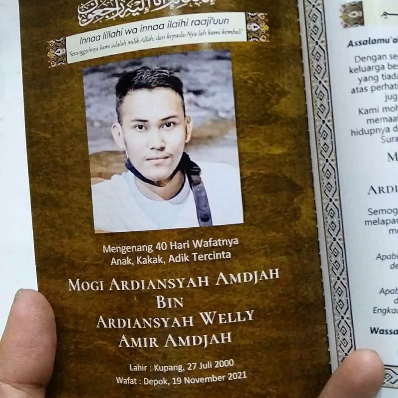 buku yasin/Yaasiin Hard cover bludru spesial order isi 208 halaman licin jahit.