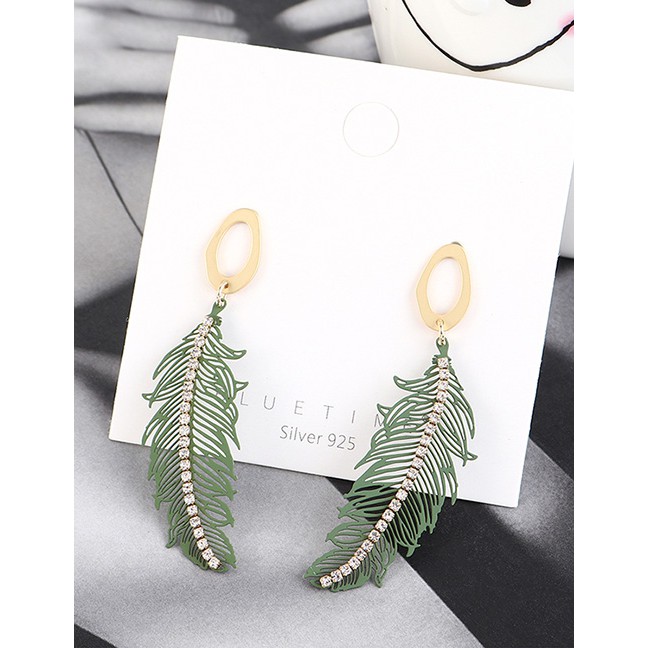 LRC Anting tusuk Fashion Geometrical Leaf Cutout Earrings With Diamonds