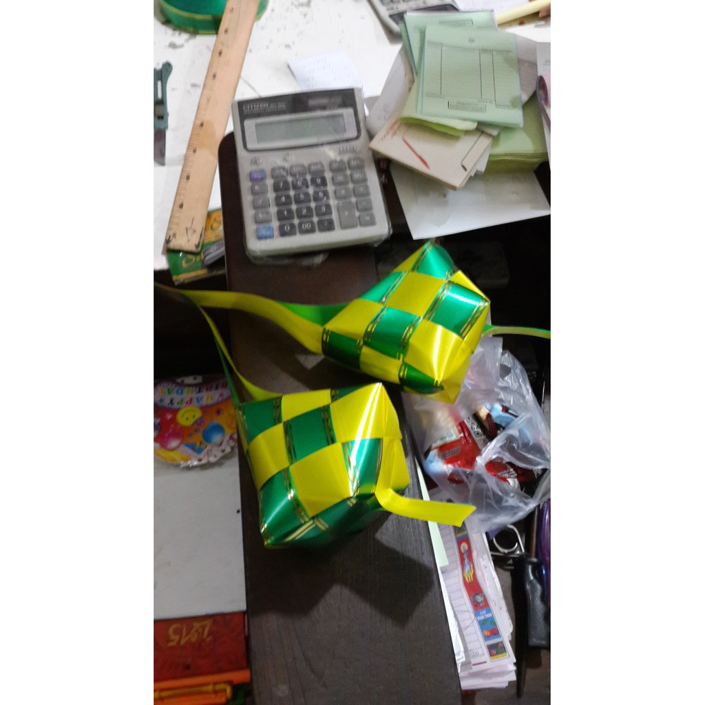 

Ketupat hias Hiasan Pita Plastik kuning hijau lebaran Idul fitri