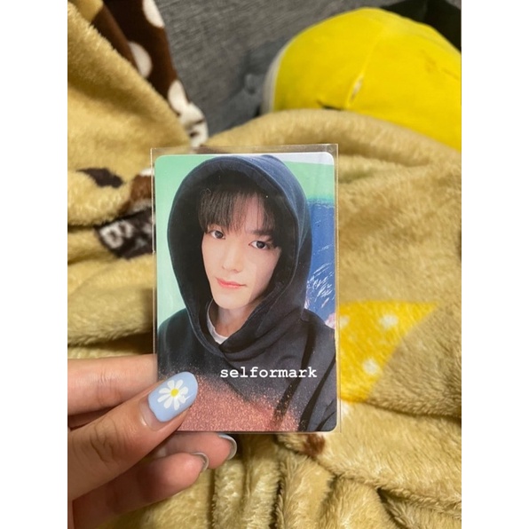 Taeyong YZY Yizhiyu sticker round 2