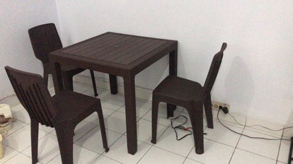 Meja Makan Rattan + 2 Kursi Olymplast ( Odt + 2 Kursi 208 )