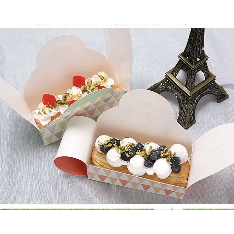 [ 20 PCS ] Paper box  motif segitiga snack kue gift box hadiah souvenir 13 x 6.5 x 4 cm valentine