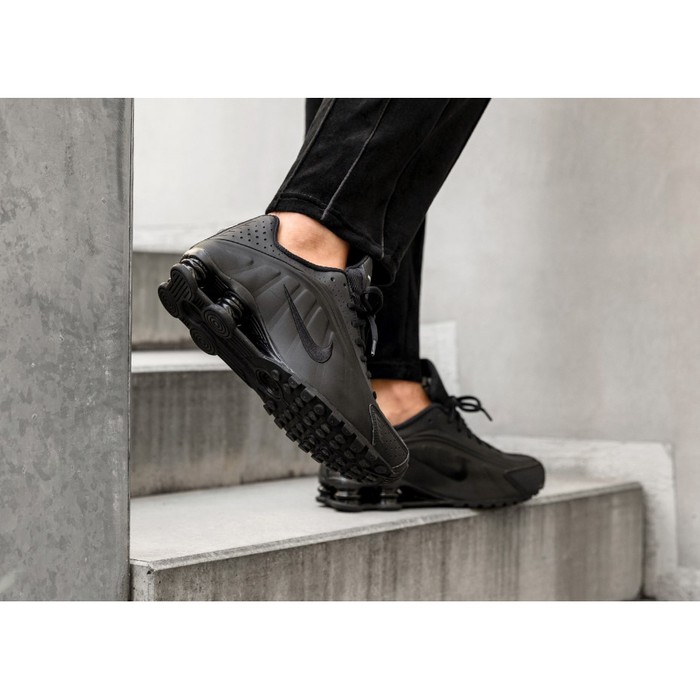 Sepatu Nike Shox R4 Triple Black Premium Original