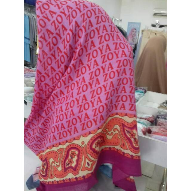 KERUDUNG SEGI EMPAT NOVELLO SCARF ZOYA MOTIF