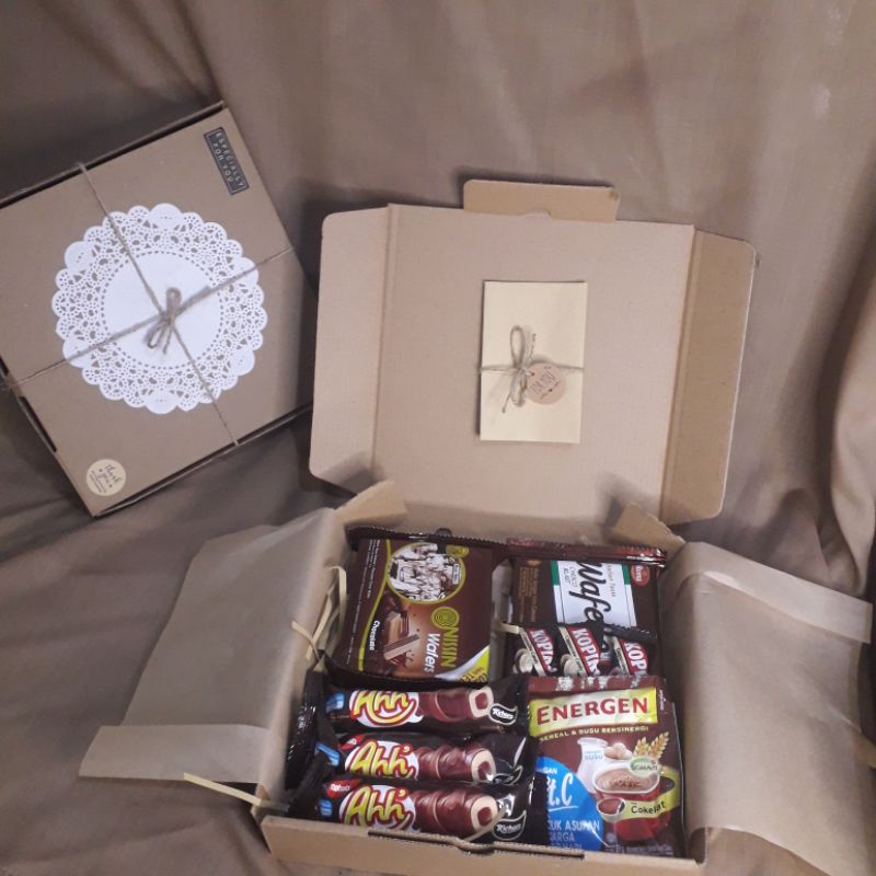 Hampers Jajanan Snack Box Murah Kado Sidang Sempro Kompre Wisuda TERMURAH