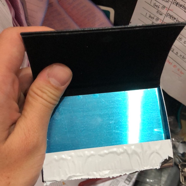 Tempat kartu nama kulit