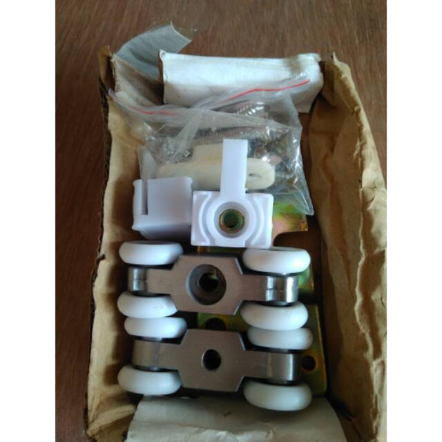 Roda rel sliding door