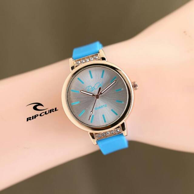 JAM TANGAN CEWEK-WANITA RIPCURL KARET TERBARU TAHAN AIR ELEGANT HARGA BERSAHABAT...