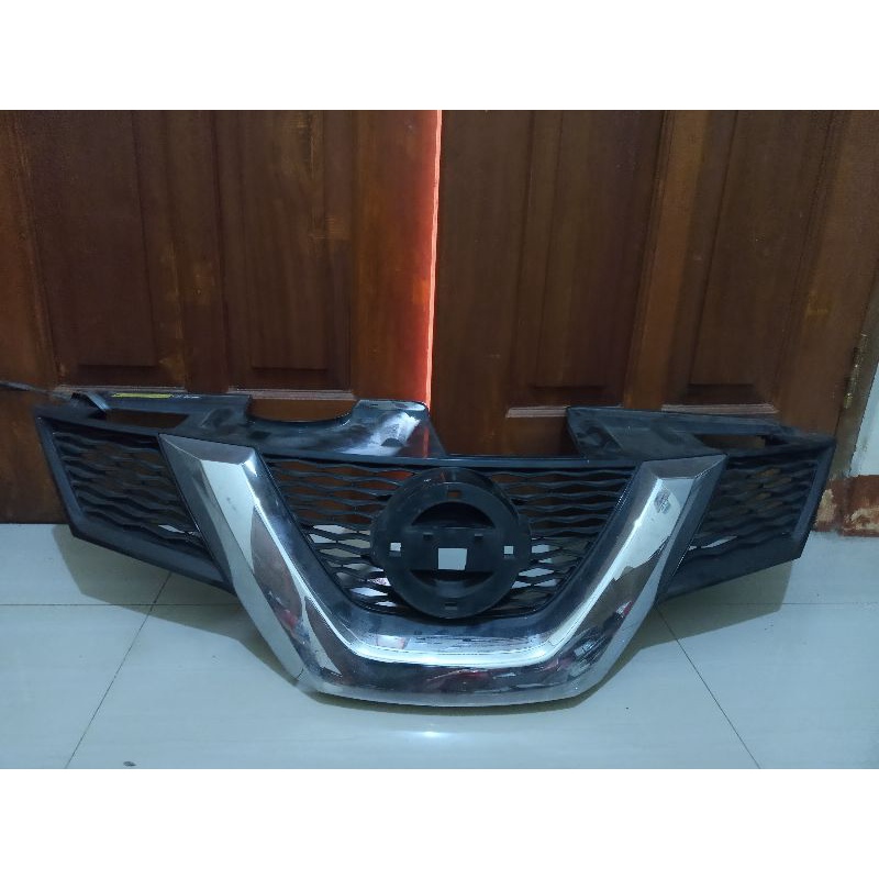 GRILL XTRAIL 2015 ORIGINAL