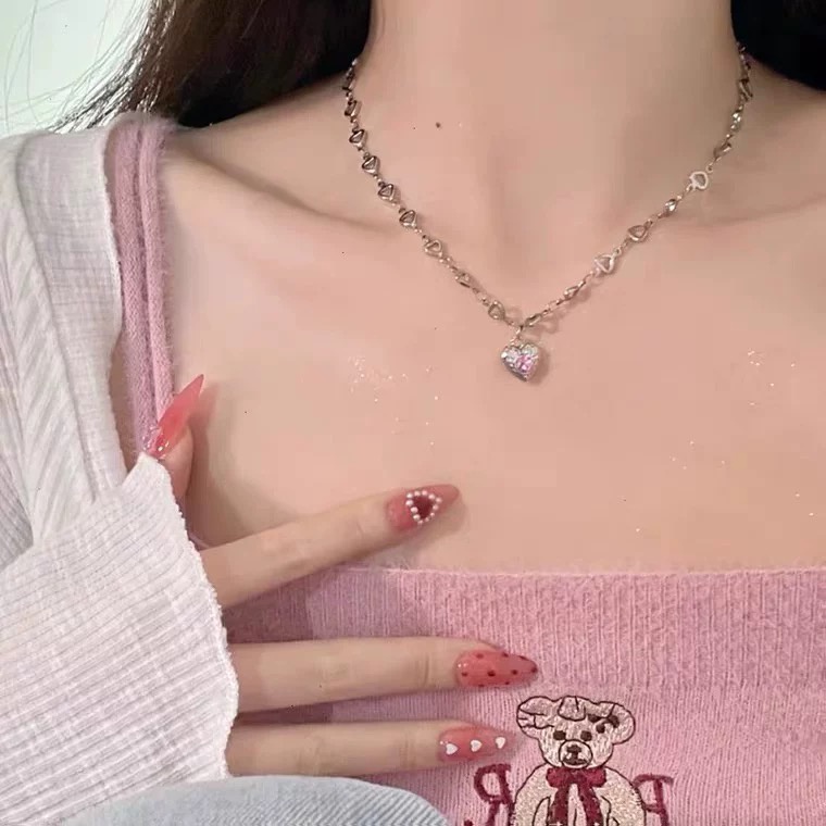 YEEZII Kalung Choker Rantai Silver 2k Multi layer Hias Kupu-Kupu Kristal Mutiara Untuk Wanita