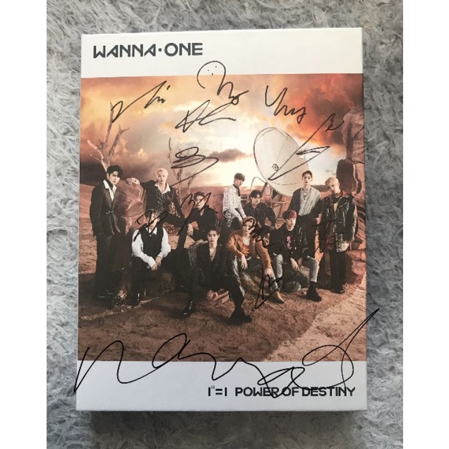 ALBUM SIGNED WANNA ONE POD