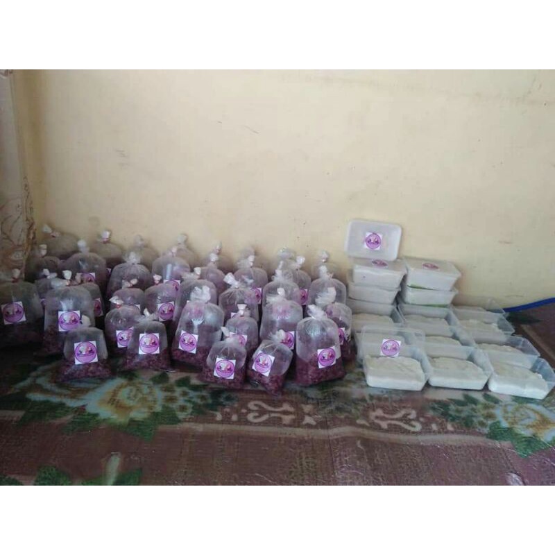 

Tape Ketan Manis & Gemblong khas Medan