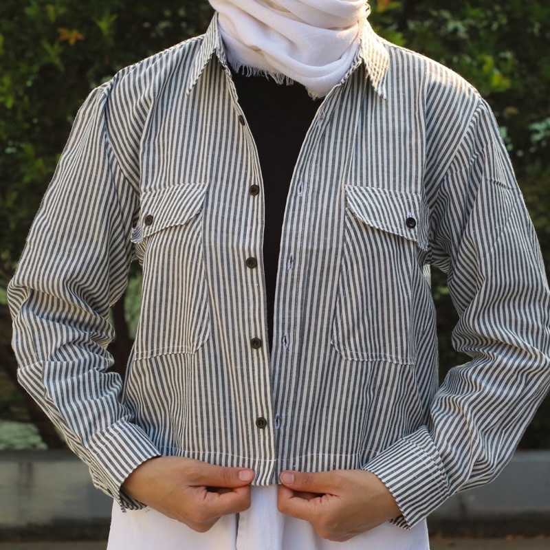 Mina Outer Crop (HITAM)