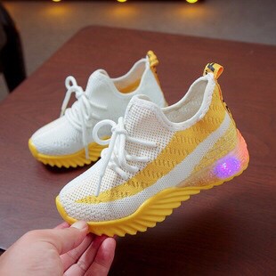 Sepatu Sport Anak Flash Led / Yezy Flash