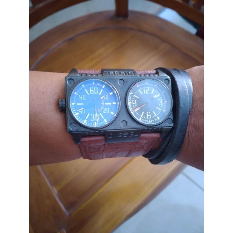 Jam tangan original diesel dualtime bekas