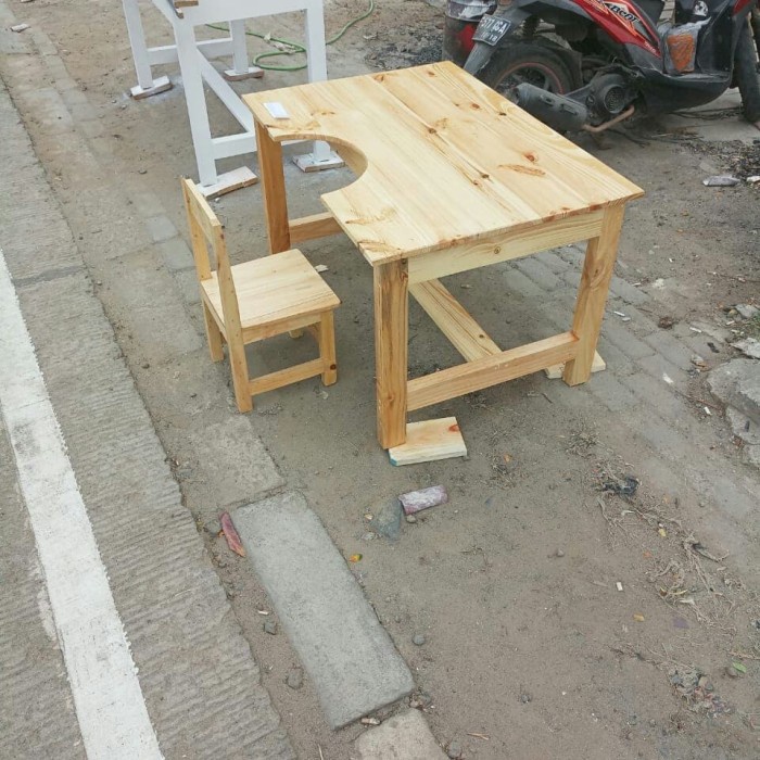 TERLARIS  MEJA ABK SATU SET 1 MEJA DAN DUA KURSI