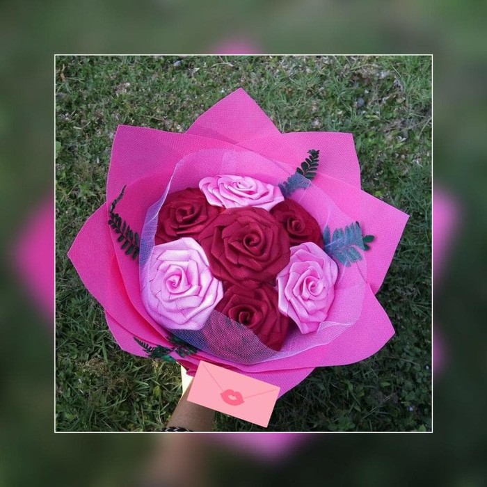 BUCKET BUNGA SATIN / BUNGA WISUDA / BUNGA TIPE #2