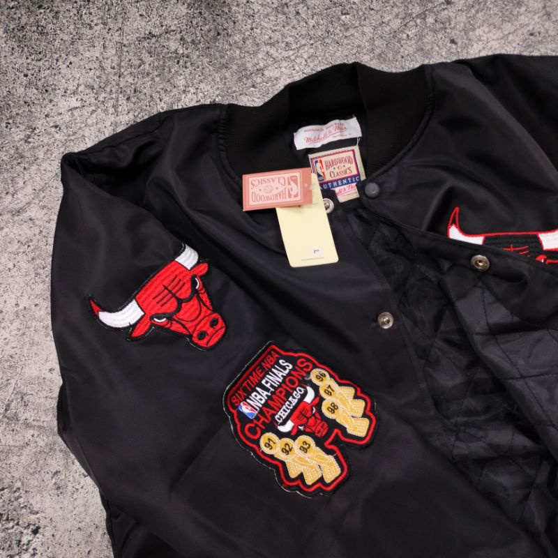 JACKET BOMBER VARSITY MITCHELL&amp;NESS CHICAGO BULLS FULLTAG&amp;LEBEL WASH TAG