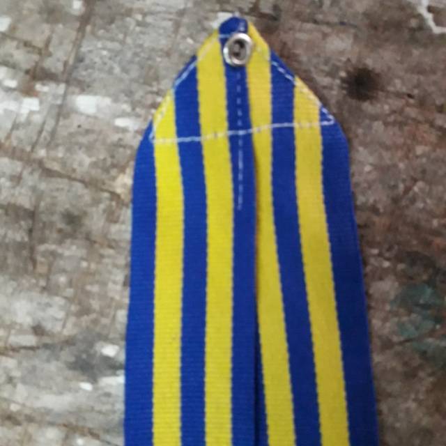 

Tali Medali Biru kuning