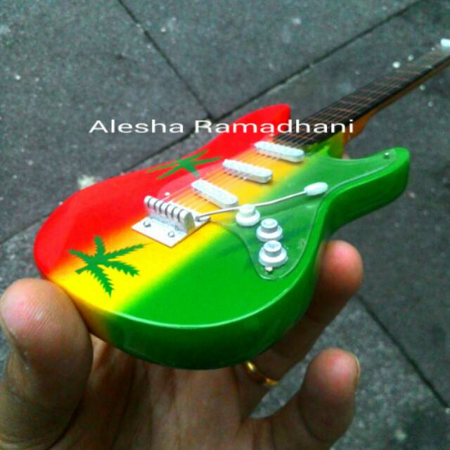 Miniatur gitar Motif Rasta,Gitar Kecil,Pajangan Gitar