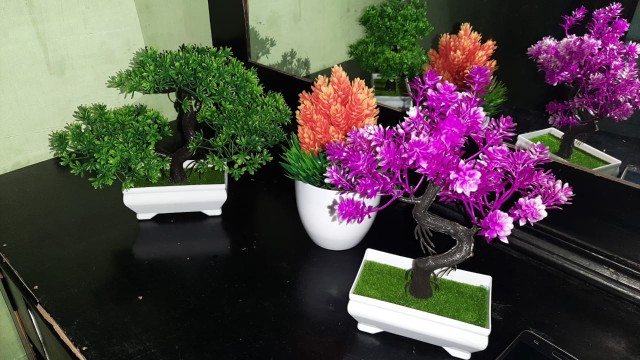 Boneka Per Lampu Led Emoji Goyang Lampu Led Karakter Pajangan Mobil Boneka Mobil