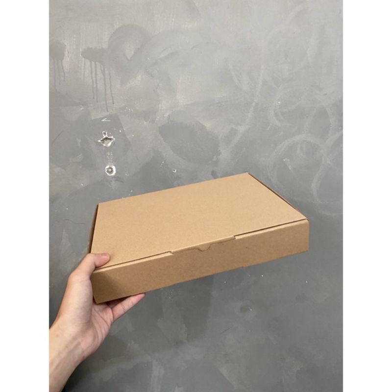 

Box Packaging Kardus Corrugated Lock Atas 30,5 x 22 x 5