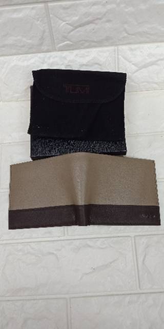 Dompet Tumi Leather Color Brown Lipat