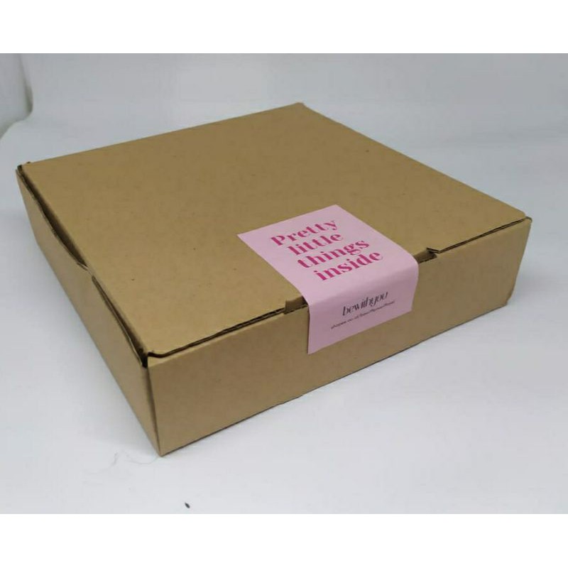 

Gift Box + Kartu Ucapan