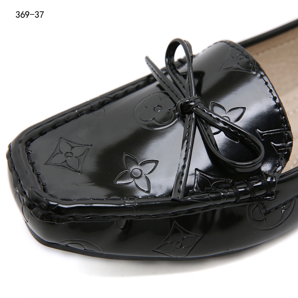 LV Louis Vuitton Moccasin #369-37