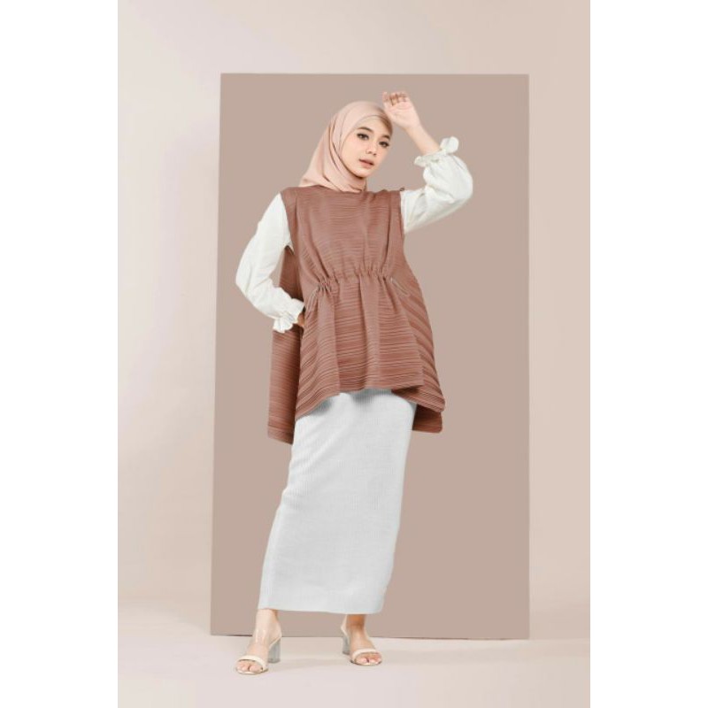 Ashley Sleeveles by heylocal.id