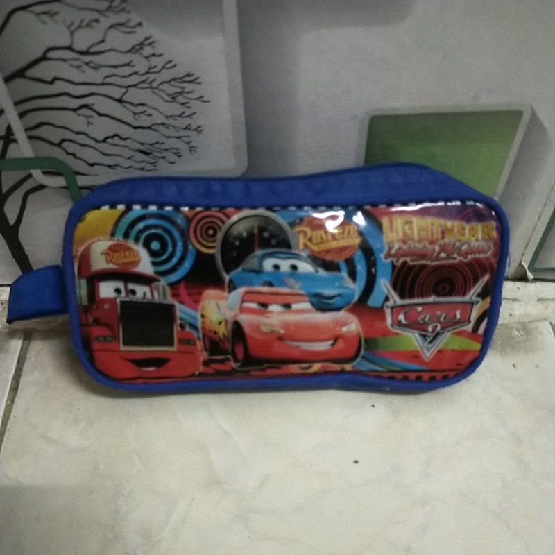 

Tempat Pinsil