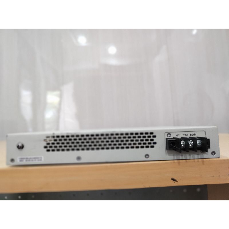 RC551E-4GE Dengan 4 Port Gigabit