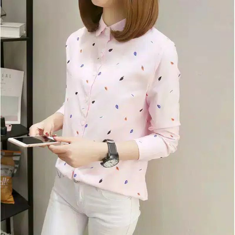 Kemeja wanita motif daun kecil