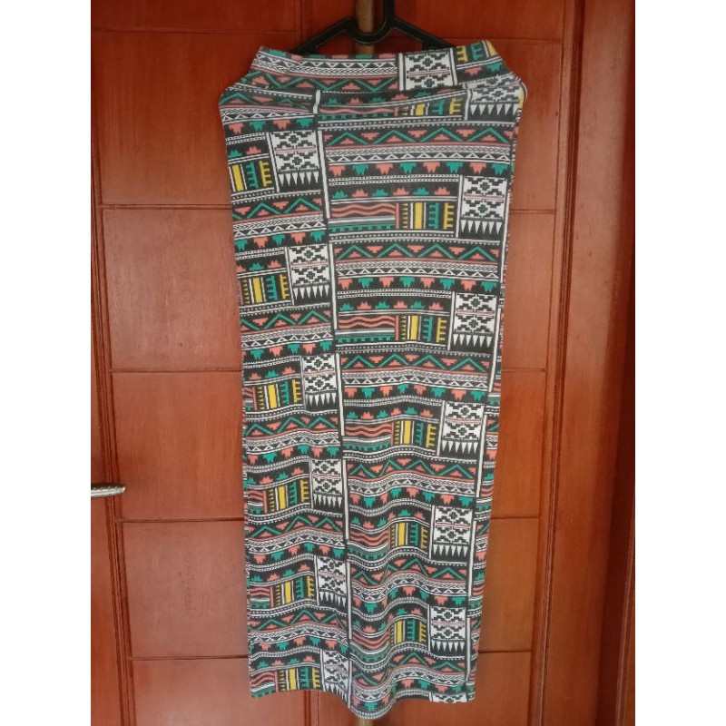 Preloved Maxi Skirt motif Tribal (Rok Span)