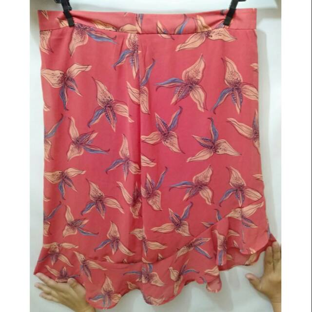 Rok Tom Tailor, Motif